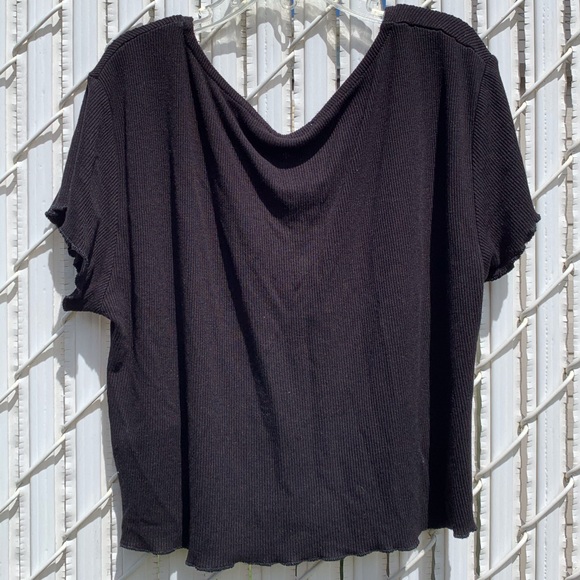 Front-tie cropped shirt - Picture 4 of 5